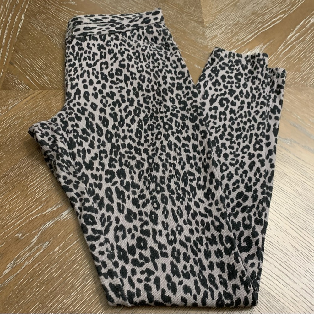 Simply Vera gray & black animal print leopard jeggings Size S